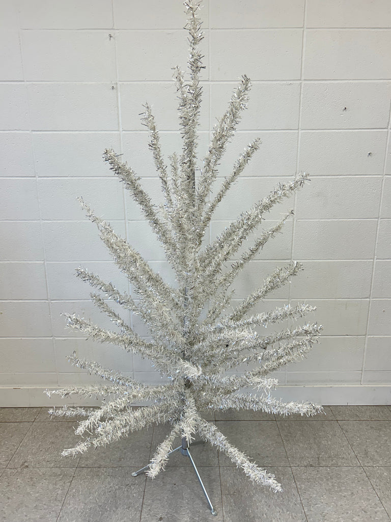 5.5’ tinsel tree