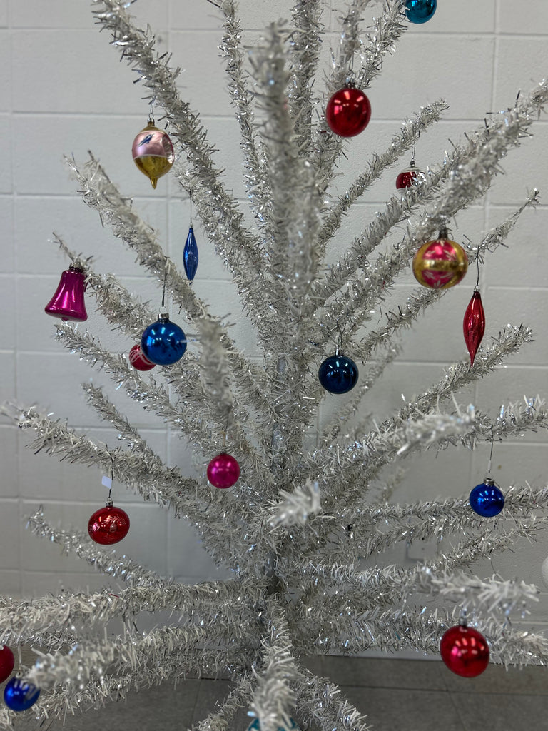 5.5’ tinsel tree