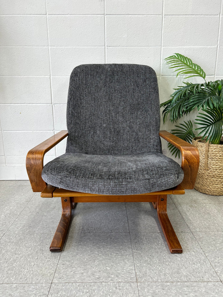 Bentwood lounge chair