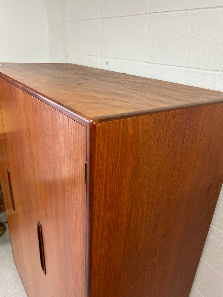 Danish bifold closet