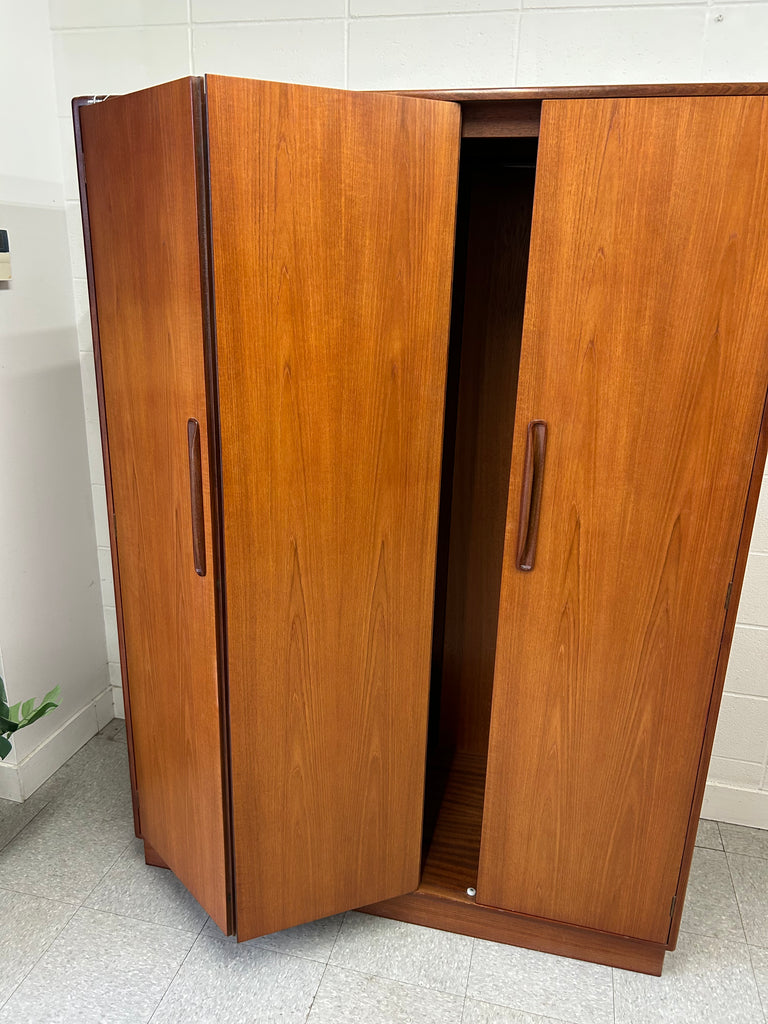 Danish bifold closet